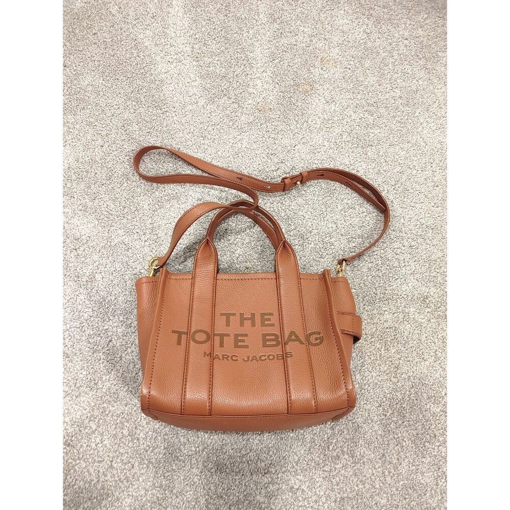 Marc Jacobs The Leather Small Tote bag in Brown - Picture 16 of 16